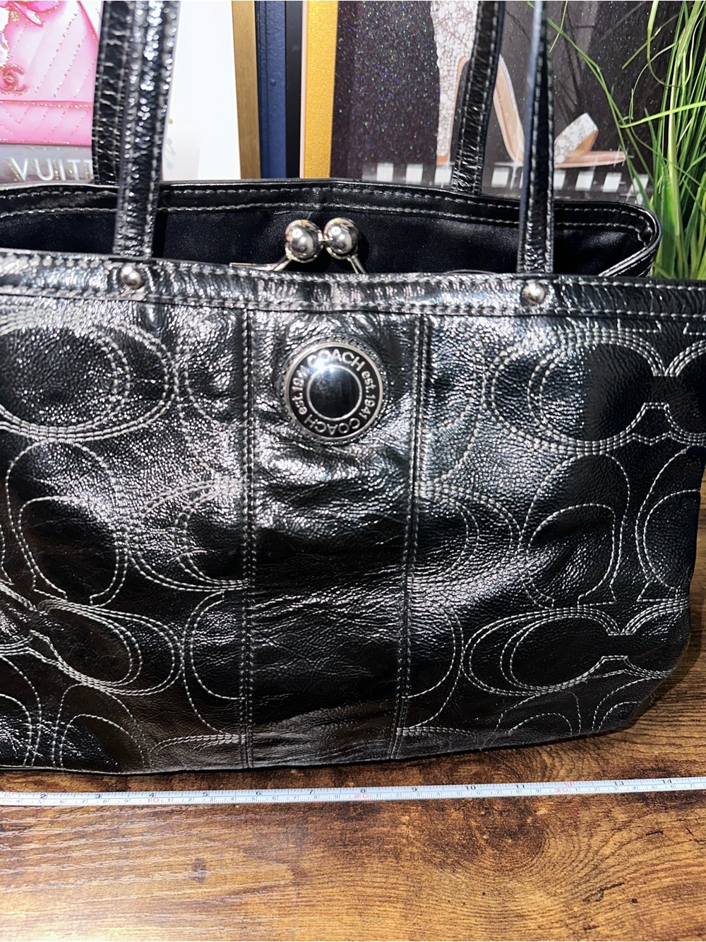 🖤 Coach Black Patent Leather Signature Kisslock Tote Bag - Picture 7 of 12